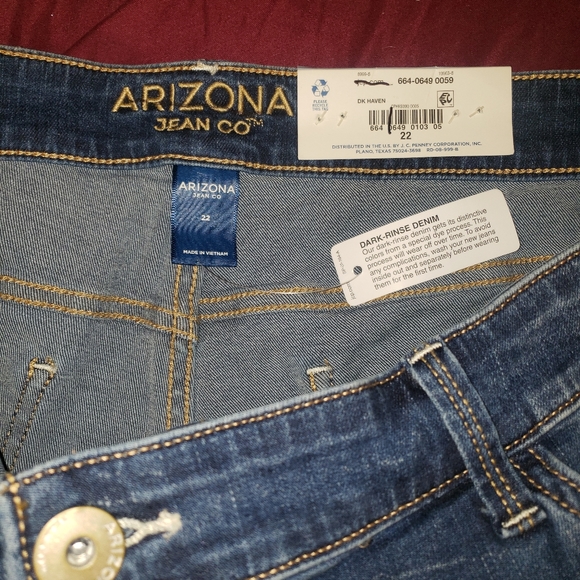 Dark Rinse Bermuda shorts 22 - Picture 4 of 4